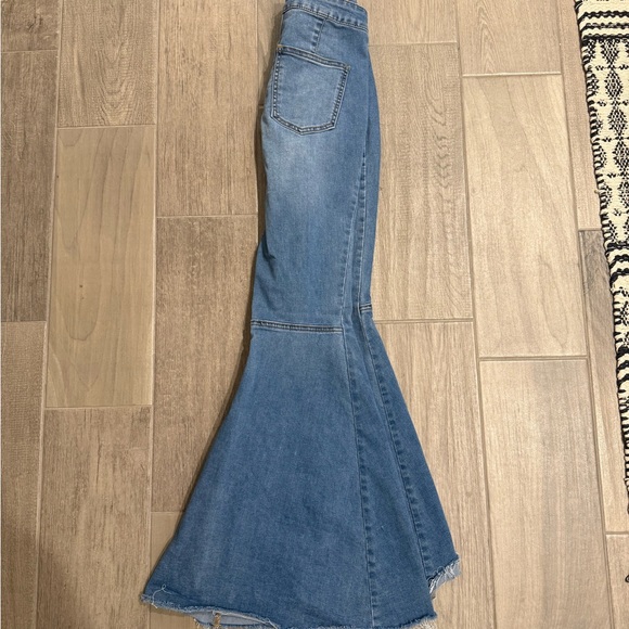 FREE PEOPLE Flare Jeans - Picture 2 of 5